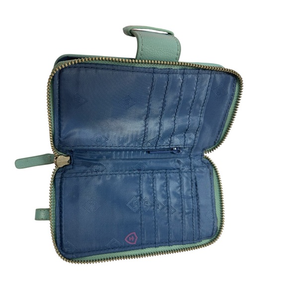 Vera Bradley Zip Around Wristlet Wallet Quilted Paisley Blue Green Teal - Picture 2 of 4